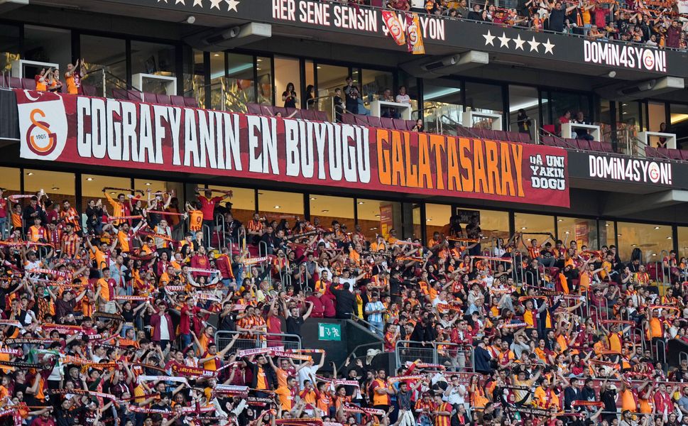 Galatasaray 26’ncı Şampiyonluk Kupasını RAMS Park’ta Kaldırdı