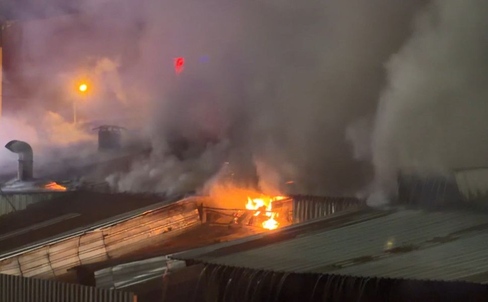 İstanbul Arnavutköy’de Fabrika Yangını!