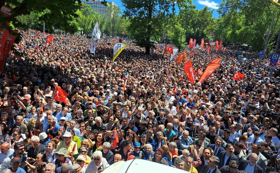 45 CHP Milletvekili Özgür Özel’in Ankara Mitinginde Yer Aldı