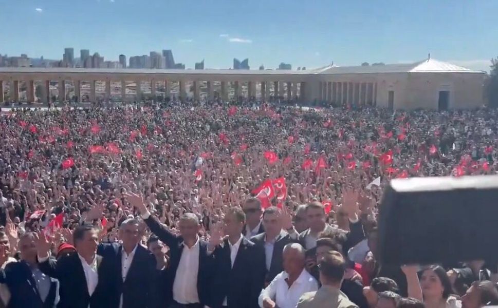 Güvenpark’tan Anıtkabir’e İnsan Seli!
