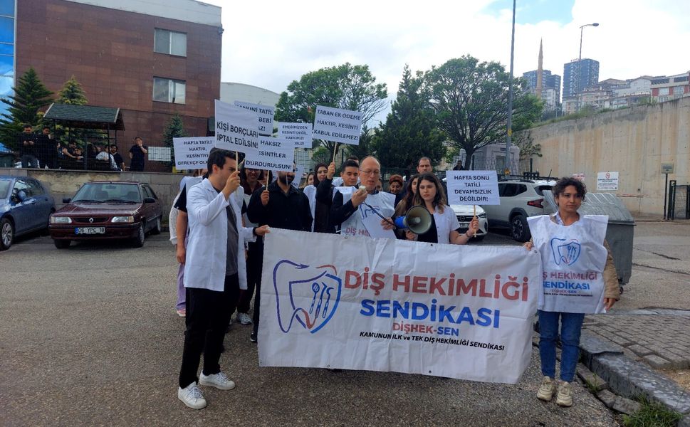 Ankara'da Asistan Diş Hekimlerinden "Mali Kayıp" Tepkisi!