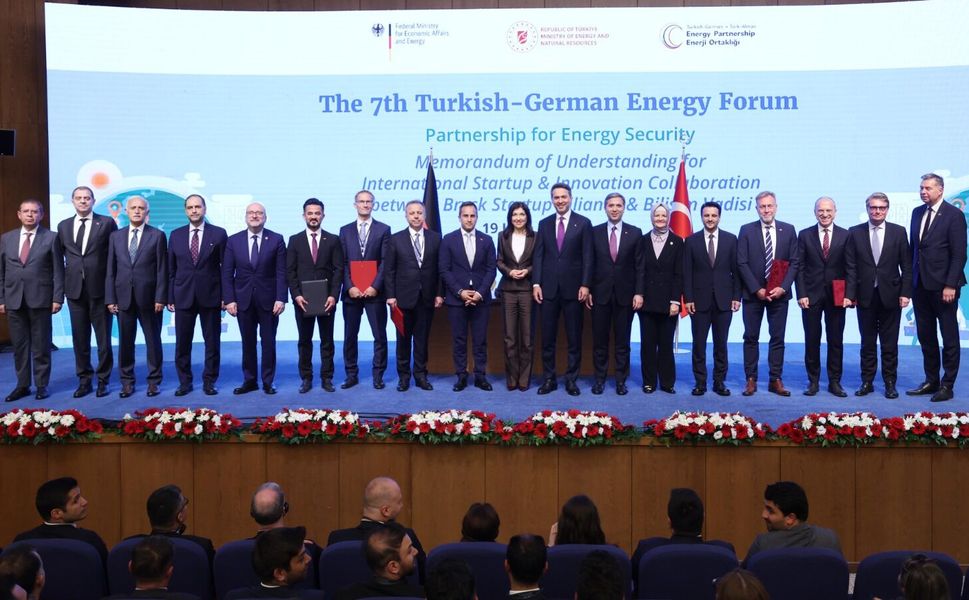 Bakan Bayraktar: Güneş Enerjisi Yıl Sonunda Zirveye Çıkacak