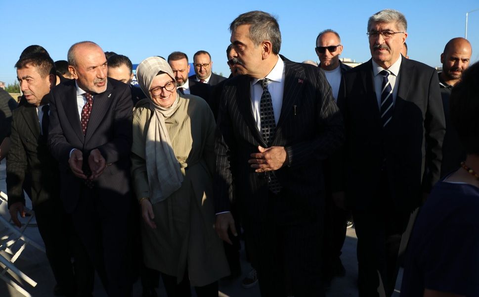 Bakan Tekin Muharrem Ayı Programında Konuştu: "Her Kapıyı Kendi Kapımız Bildik"