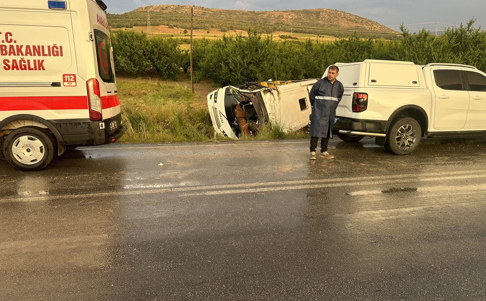 Isparda'da Tur Otobüsü Şarampole Yuvarlandı: 4 ölü, 26 yaralı