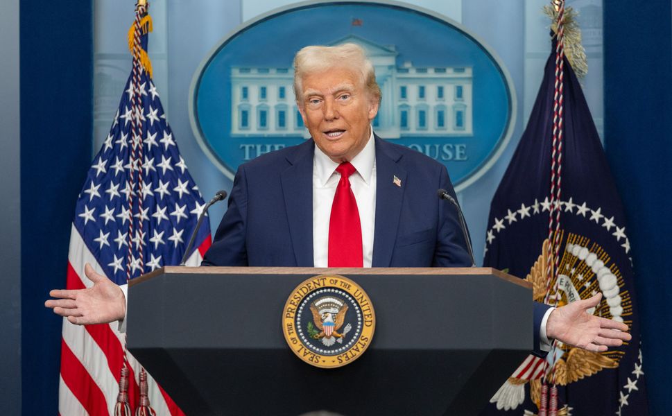 Trump: İran Askeri Olarak Tamamen Yenildi