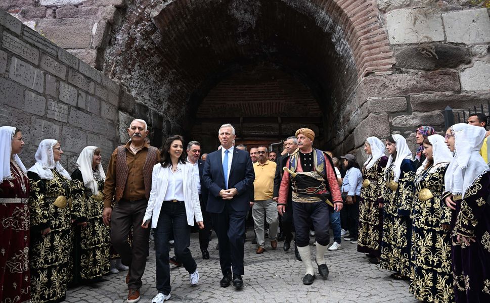 Ankara Kalesi’nde Şenlik Coşkusu: Tarih, Kültür ve Sanat Bir Araya Geldi