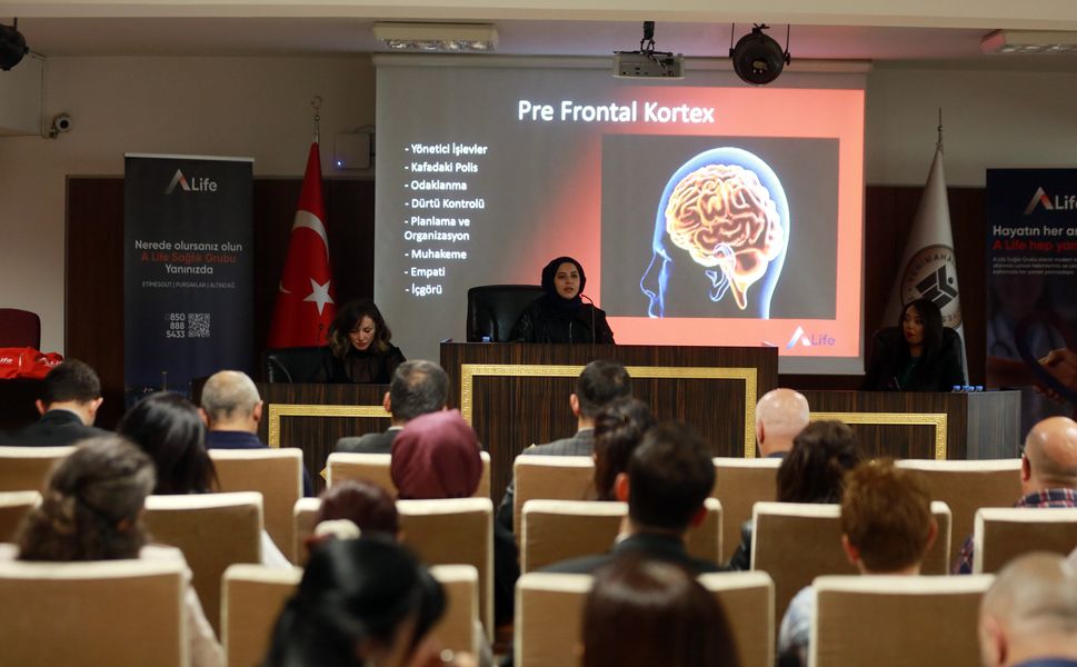 Yenimahalle’de Erken Ergenlik ve Bağımlılık Farkındalığı Ele Alındı