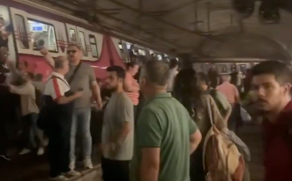 Bostancı'da Metro Raydan Çıktı!