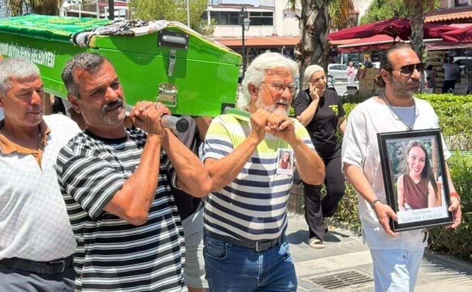 Oyuncu Ece İrtem, Son Yolculuğuna Uğurlandı