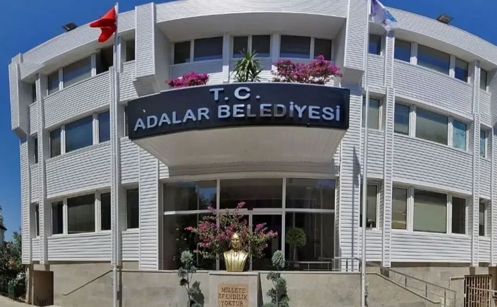 Adalar Belediye Başkanı ve 34 kişi tutuklandı!