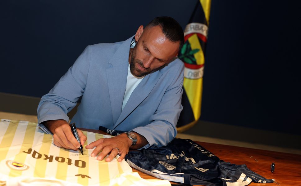 Vedat Muriqı Yeniden Fenerbahçe'de!
