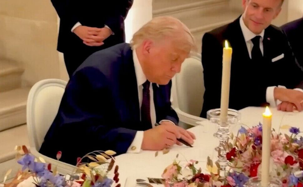 Trump ve Pezeşkiyan Ortadoğu Savaşını Bitirecek Mutabakatı İmzaladı