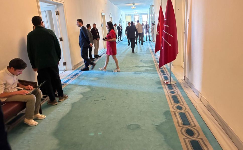 CHP'DE "UZLAŞI" ARAYIŞLARI HIZ KAZANDI