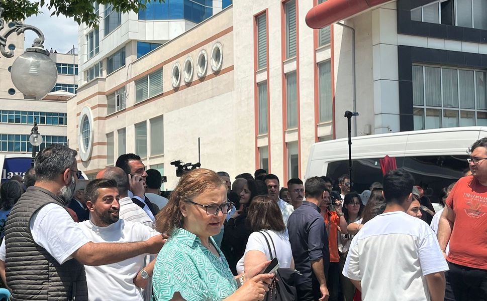 Yıldızlar Holding önünde madenci nöbeti; Maaşlar yatırılacak mı?