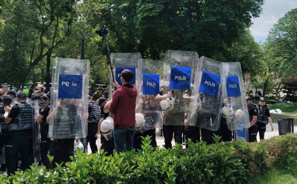 Öğretmenlere Meclis Kapısında Polis Müdahalesi