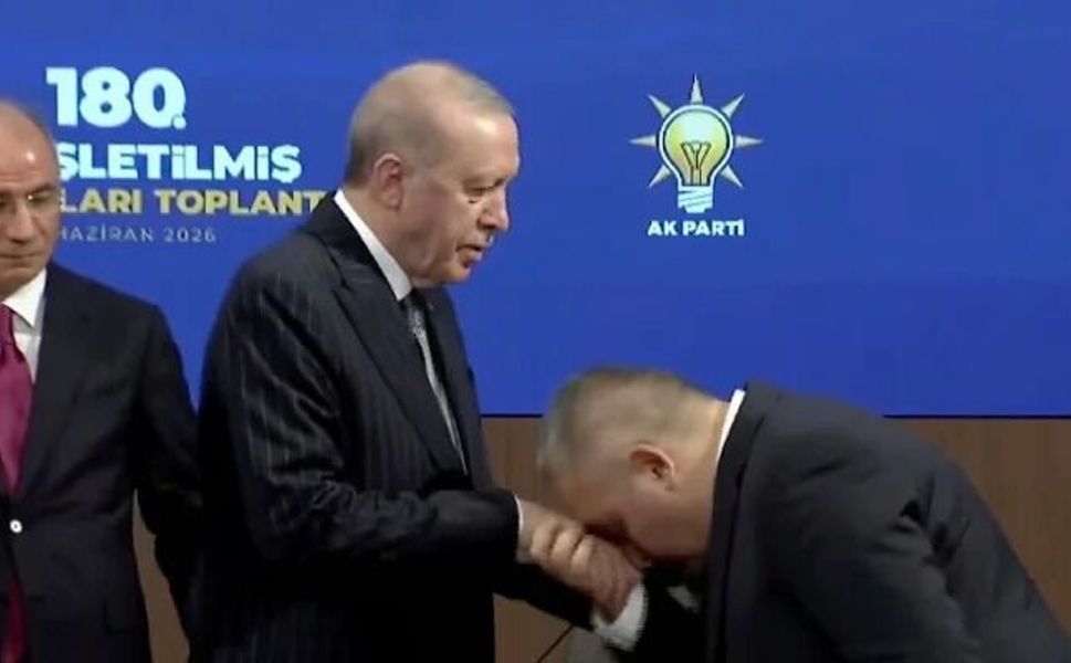Üç belediye başkanı daha AKP’ye katıldı