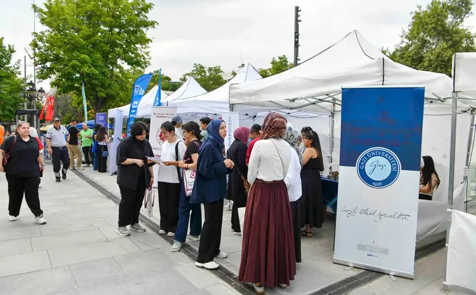 ABB, üniversite adaylarını 43 üniversiteyle buluşturdu