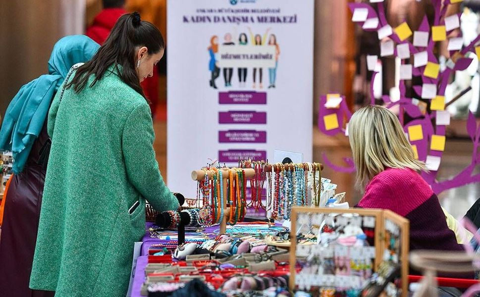 ABB'den kadın emeğine sanat vitrini: El emeği eserler sergilendi
