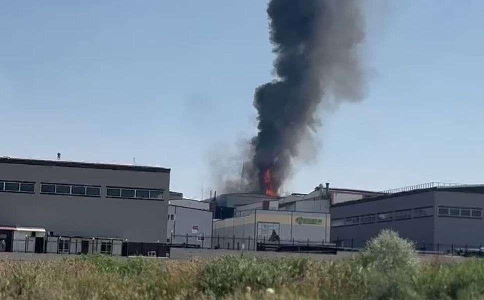 Ankara'da Fabrikada Korkutan Yangın!