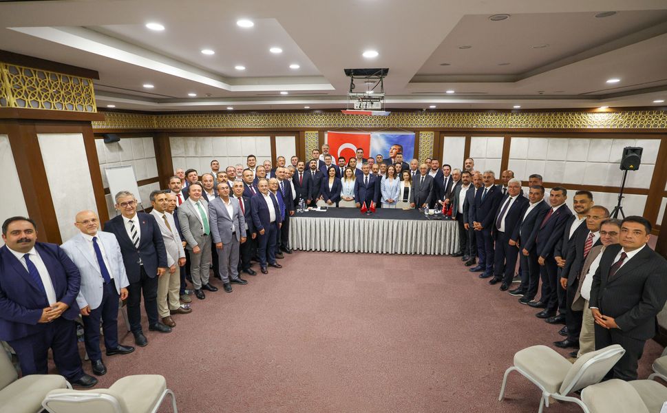 Özgür Özel: İktidara Yürümek Üzere İllerimize Dağılıyoruz