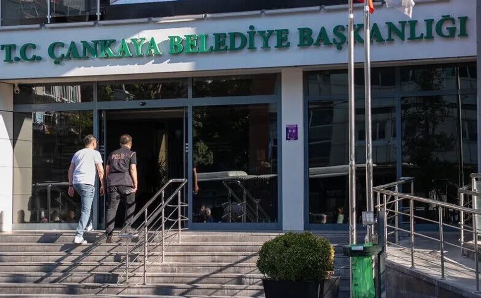 Çankaya Belediyesi önünde ‘iradeye sahip çıkma’ çağrısı