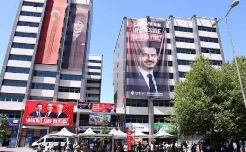 Çankaya Belediyesi'ne 'yolsuzluk' soruşturması: 2 tutuklama, 1 kişiye adli kontrol