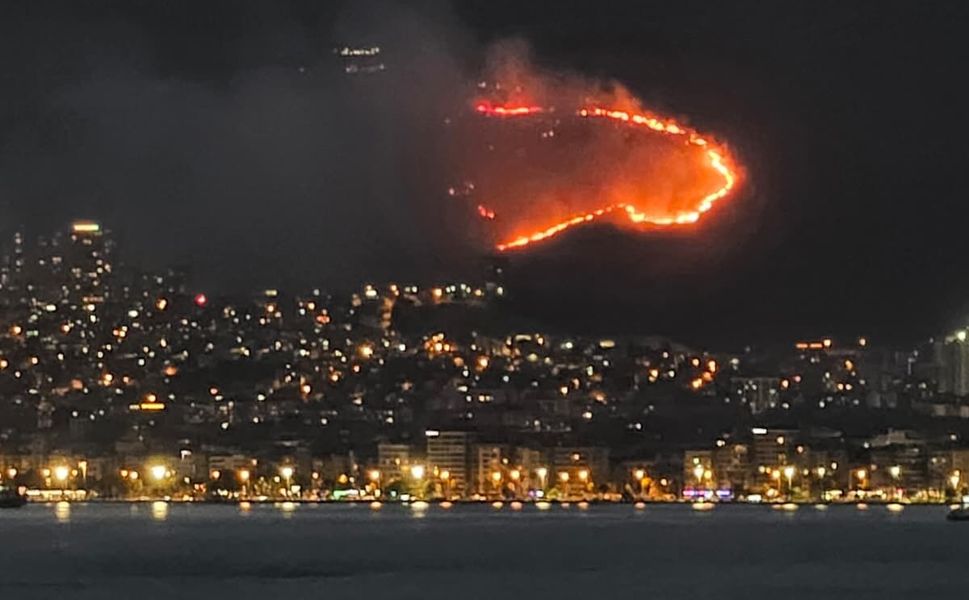 Karşıyaka'da Yamanlar Dağı eteklerinde orman yangını