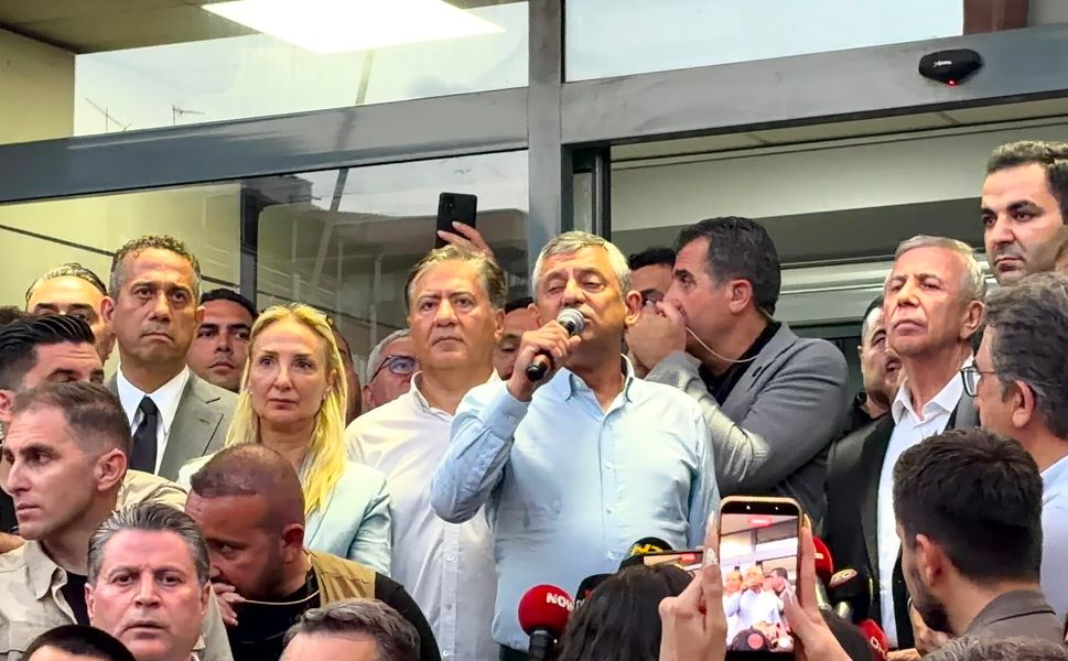 Başkentte "Çankaya" Gerilimi: Özgür Özel ve Mansur Yavaş’tan Ortak Rest! "Bu Sipariş Bir Kötülüktür"