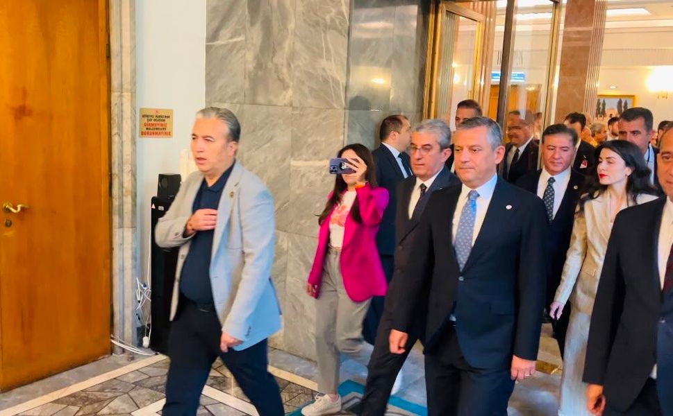 YENİ Parti'nin İlk Grup Toplantısı