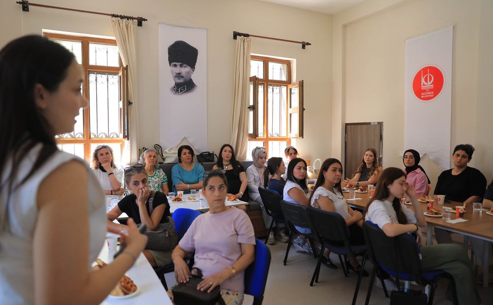 Keçiören Belediyesi’nden ailelere etkili ebeveynlik eğitimi