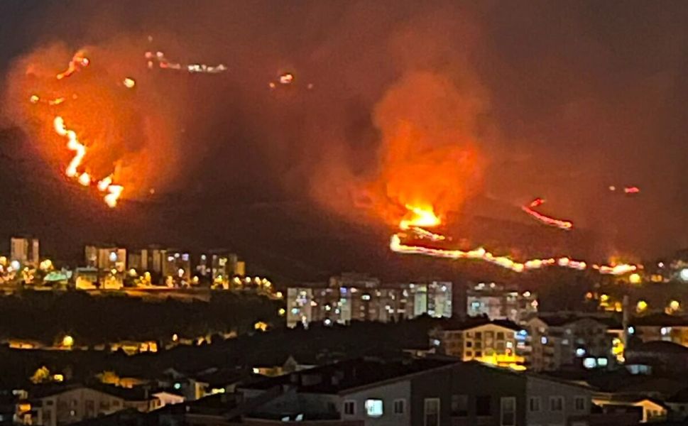 Hüseyin Gazi Tepelerinde Yangın Büyüyor!