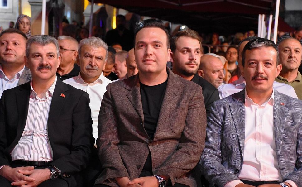 AK Parti Gençlik Kolları Başkanı İbiş: Gençler siyasetin merkezinde