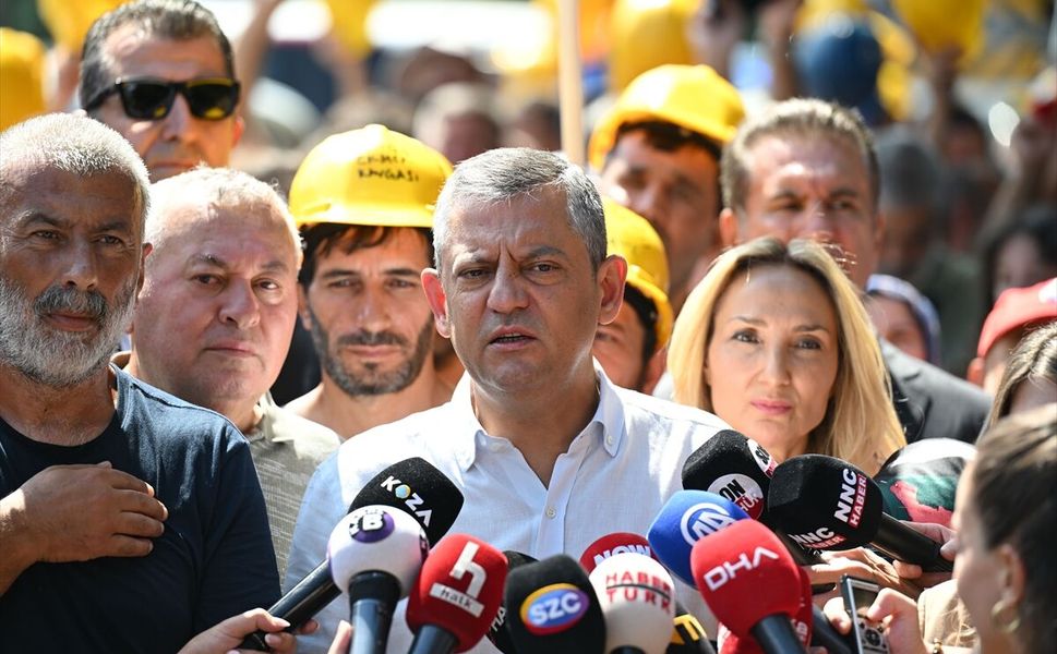 Özgür Özel’den maden işçilerine destek