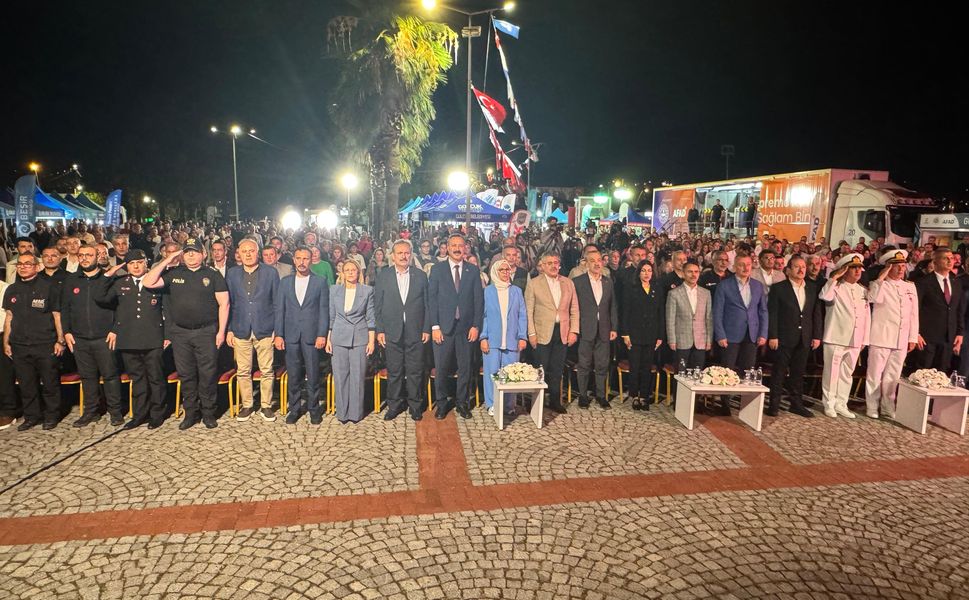 17 Ağustos Marmara Depremi'nin 27'nci yılında Gölcük'te hüzünlü anma!