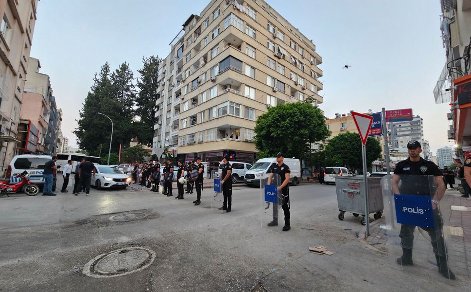 Adana’da Alparslan Kuytul’un evinde polis araması