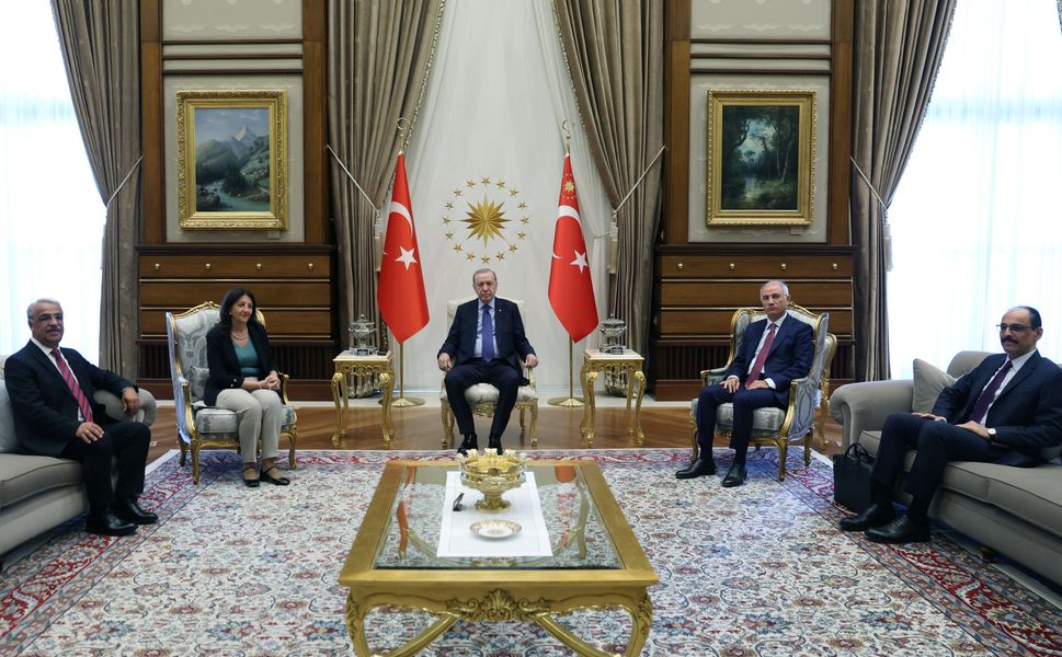 Cumhurbaşkanı Erdoğan, DEM Parti İmralı heyetiyle görüştü