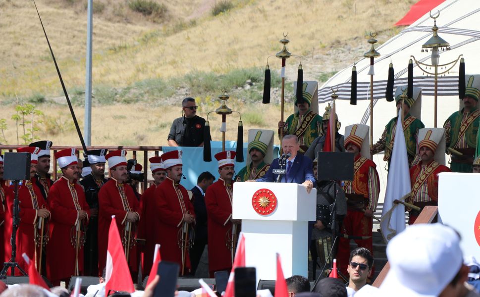 Erdoğan’dan Ahlat’ta “Terörsüz Türkiye” mesajı