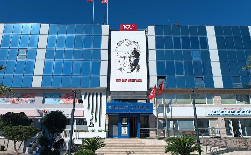 Menderes Belediyesi’nde 16 şüpheli adliyede!