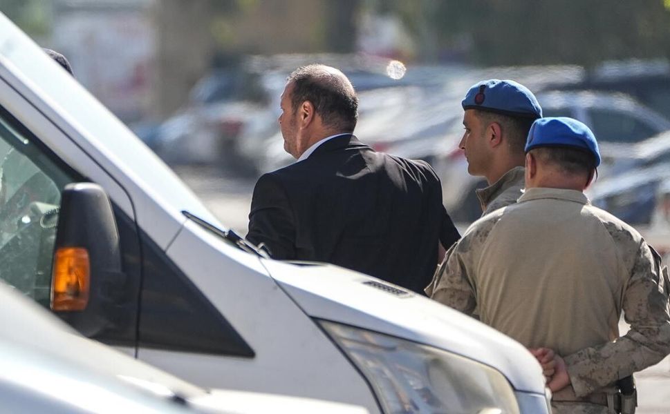 Menderes Belediye Başkanı İlkay Çiçek görevden uzaklaştırıldı