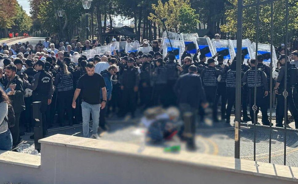 AYM Önündeki Eylemde Kendini Vuran Emekli Polis Hayatını Kaybetti