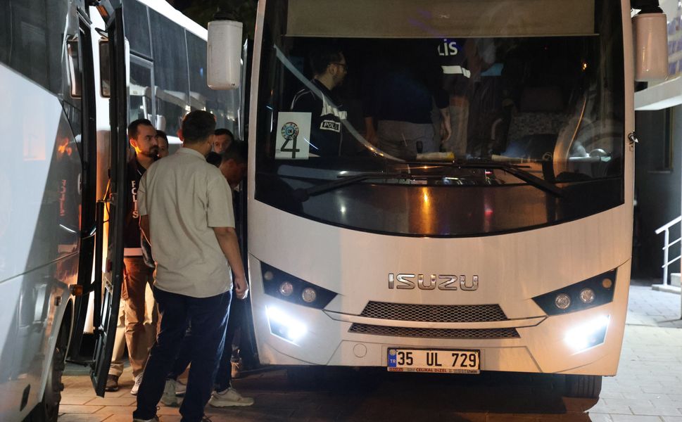 Seferihisar Belediyesi Soruşturmasında 47 Şüpheli Adliyede