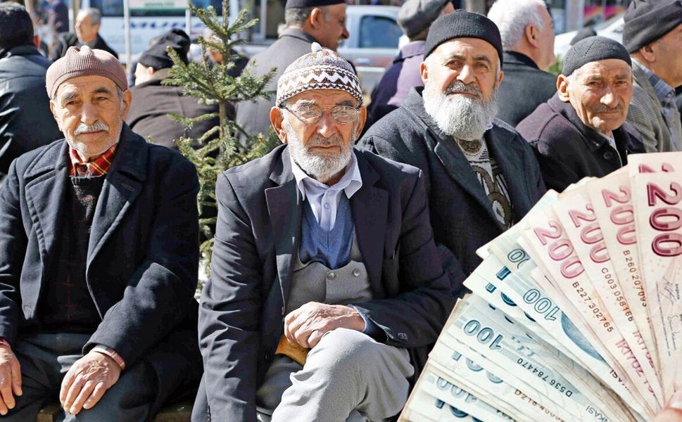 Emeklilere tek seferlik yüksek zam hazırlığı iddiası!