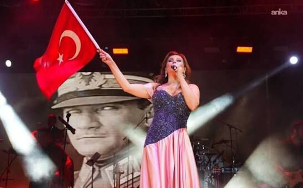Gölbaşı’nda şölen Funda Arar konseriyle final yaptı