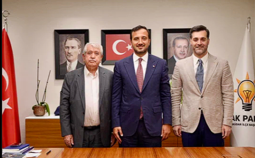 Üsküdar'da Seçim Öncesi Deprem: CHP'li 4 İsim AK Parti'ye Katıldı!