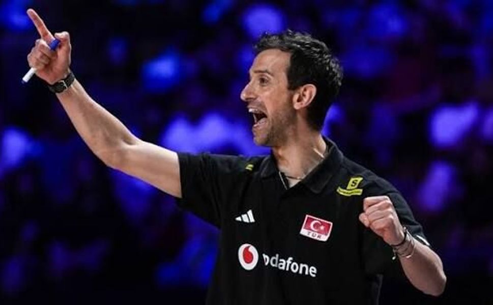 A Milli Kadın Voleybol Takımı finale yükseldi! Santarelli: Çok mutluyum