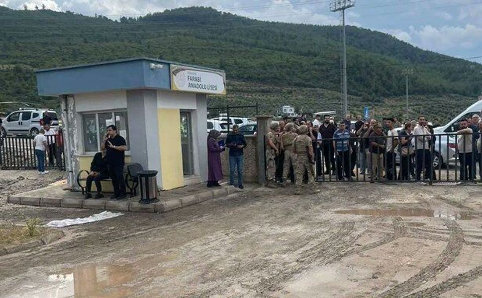 Osmaniye’de okul bahçesinde silahlı saldırı: Öğretmen hayatını kaybetti