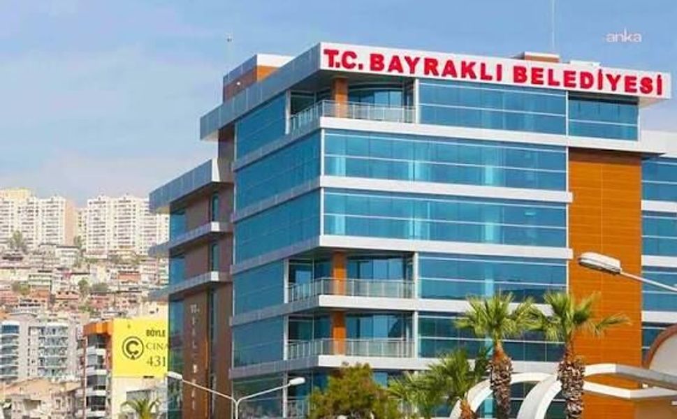 Bayraklı Belediyesi’ne operasyon!