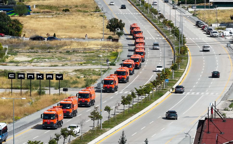 Ankara'nın temizlik filosuna 13 yeni araç