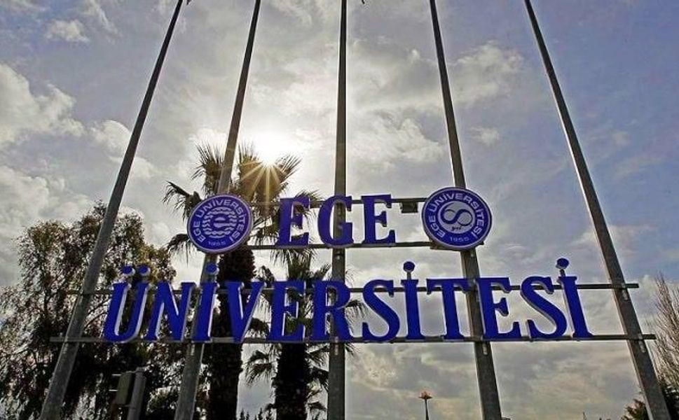 Ege Üniversitesi'nde Olaylı Gece! Köpekler Toplandı, Öğrenciler Ayaklandı