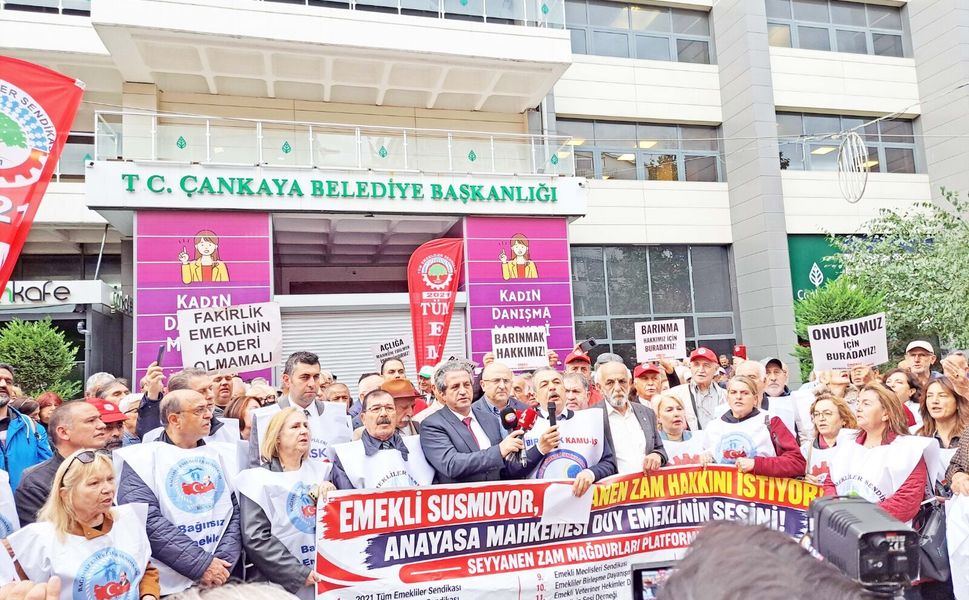 Emeklilerden Seyyanen Zam Çağrısı